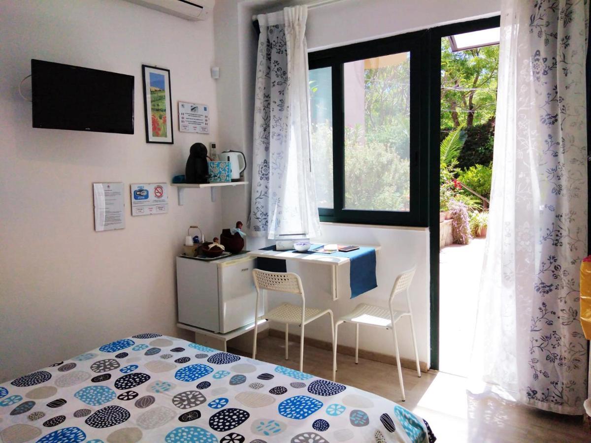 Il Giardino Di Laura Private Rooms มอนเดลโล ภายนอก รูปภาพ
