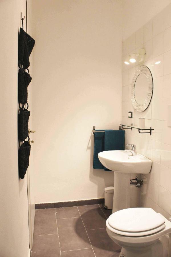Il Giardino Di Laura Private Rooms มอนเดลโล ภายนอก รูปภาพ
