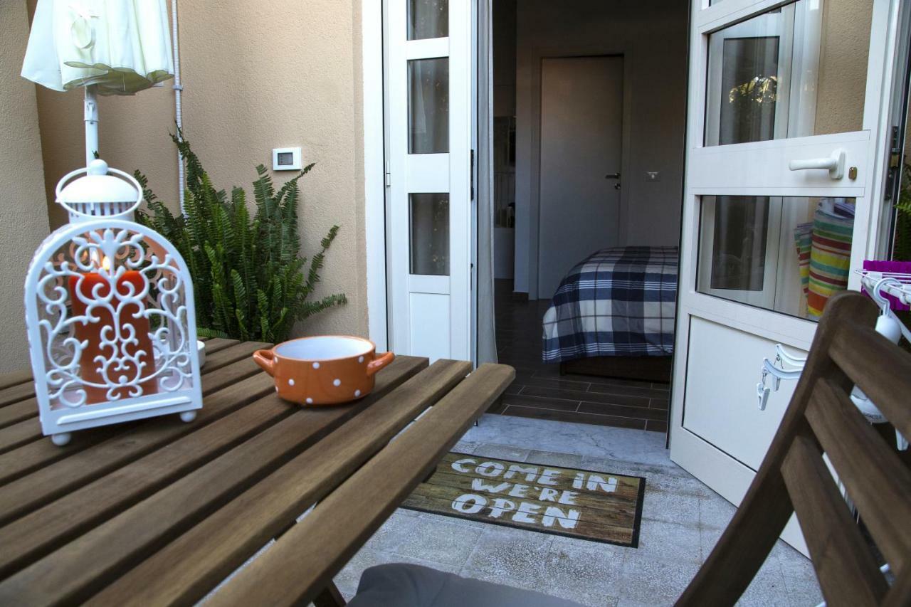 Il Giardino Di Laura Private Rooms มอนเดลโล ภายนอก รูปภาพ